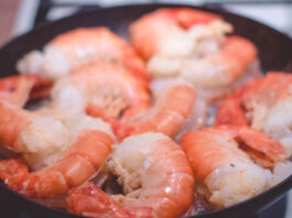 กุ้ง ปลาหมึก หอย: ทำอาหารทะเลในหม้อทอดไร้น้ำมันอย่างไรไม่ให้พัง กุ้ง ปลาหมึก หอย: ทำอาหารทะเลในหม้อทอดไร้น้ำมันอย่างไรไม่ให้พัง