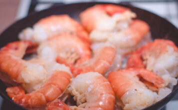 กุ้ง ปลาหมึก หอย: ทำอาหารทะเลในหม้อทอดไร้น้ำมันอย่างไรไม่ให้พัง กุ้ง ปลาหมึก หอย: ทำอาหารทะเลในหม้อทอดไร้น้ำมันอย่างไรไม่ให้พัง