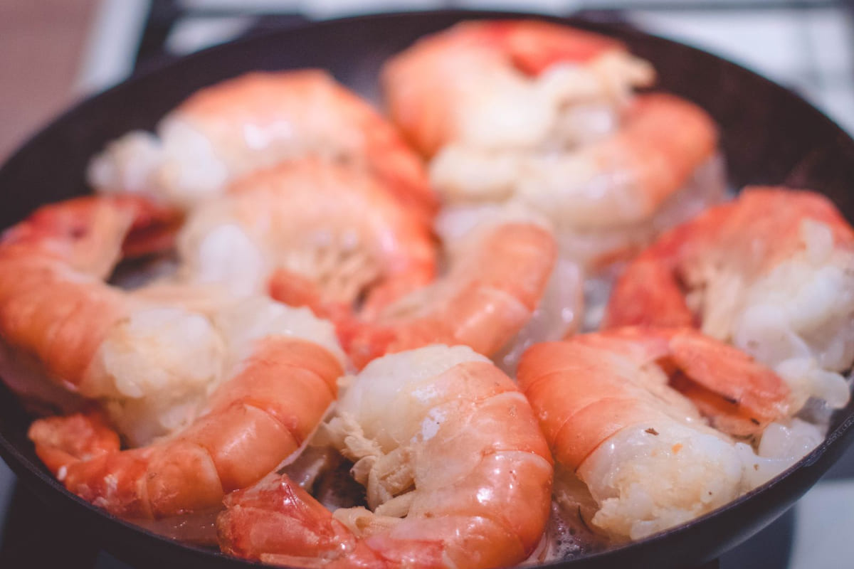 กุ้ง ปลาหมึก หอย: ทำอาหารทะเลในหม้อทอดไร้น้ำมันอย่างไรไม่ให้พัง