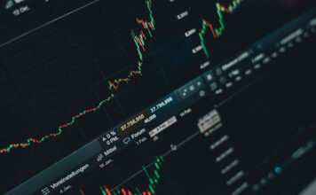 ETF ในตลาดหุ้นไทย: ไม่ใช่แค่ ‘เหมาะกับใคร’ แต่ต้องรู้ว่า ‘ใครไม่ควรแตะ’ ETF ในตลาดหุ้นไทย: ไม่ใช่แค่ 'เหมาะกับใคร' แต่ต้องรู้ว่า 'ใครไม่ควรแตะ'